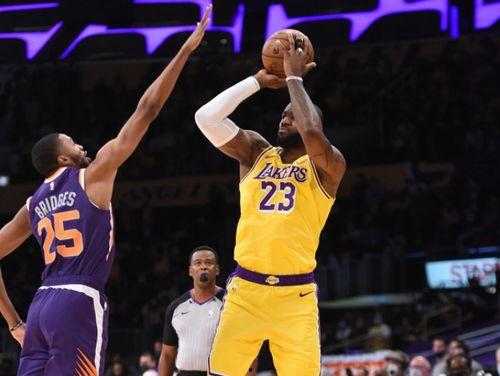 CBA季前赛全场回放：福建vs青岛,精彩对决，悬念迭起！